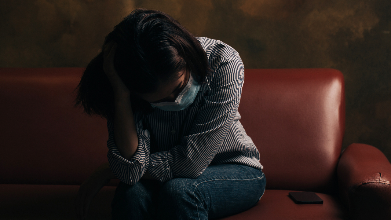 เตือนอย่าหลงเชื่อติด "โอมิครอน" แทนฉีดวัคซีน ระวังจะทรมานจาก Long COVID