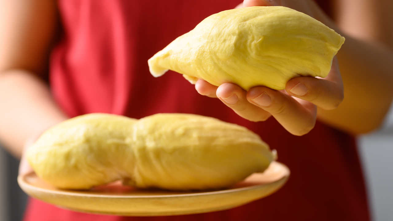 เปิดคำทำนายฝันว่ากินทุเรียน ได้กินทุเรียน หมายความอย่างไร?