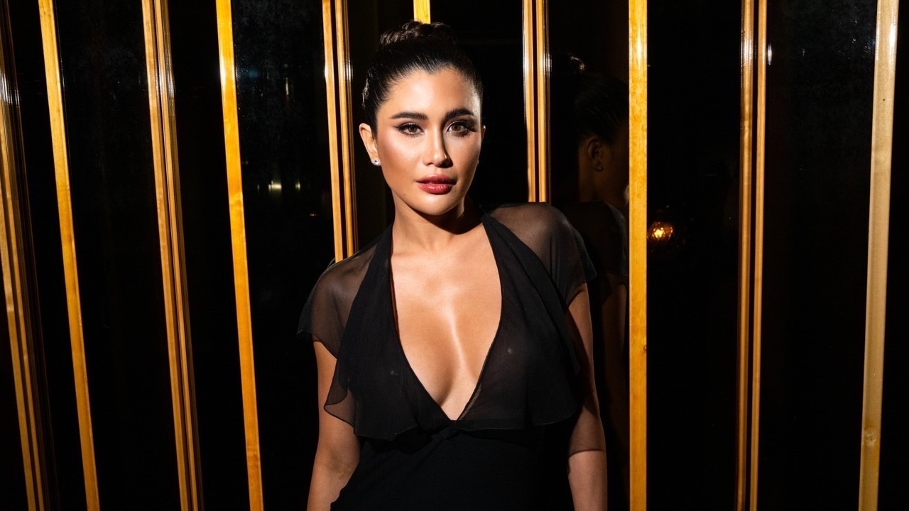 ปู ไปรยา เซ็กซี่สุดๆ ในชุดเดรสแหวกอกโชว์ขา ร่วมปาร์ตี้ MET GALA 2022