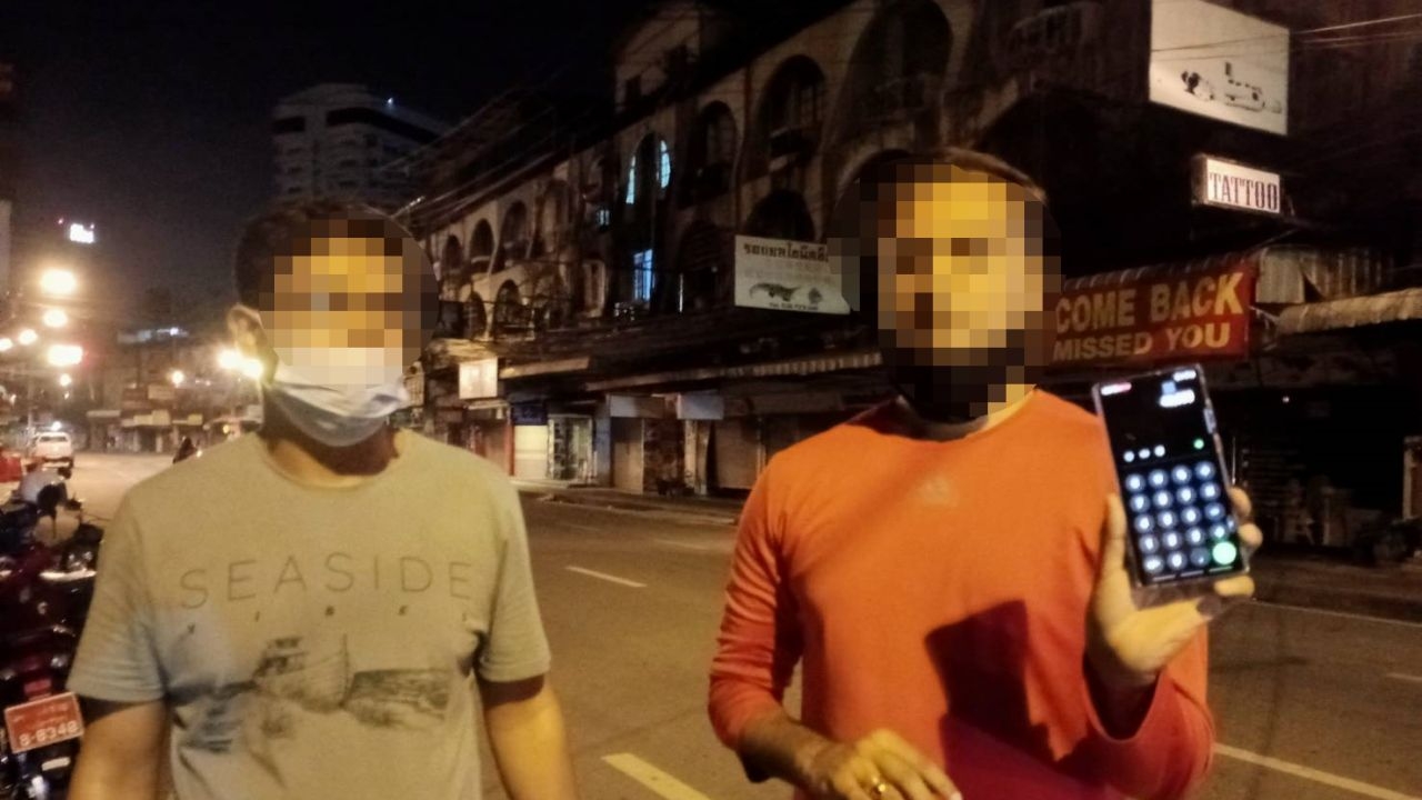 ตร.พัทยาเร่งล่ากะเทยแสบ ทำทีขายบริการก่อนปลดสร้อย นักท่องเที่ยวอินเดีย