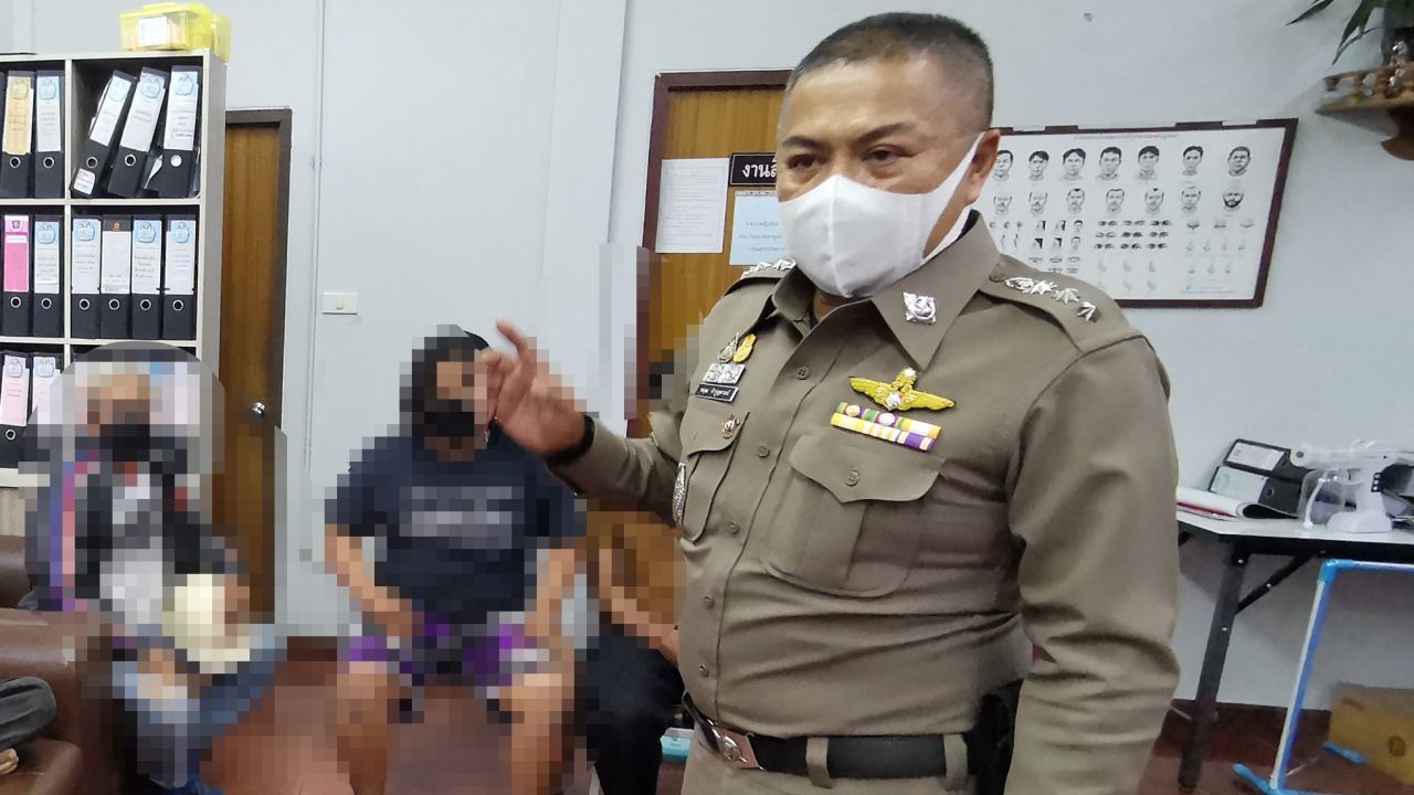 ตำรวจบางบัวทองตามจับ 3 วัยรุ่นเด็กแว้น ปาระเบิดปิงปองถล่มบ้านคู่อริ