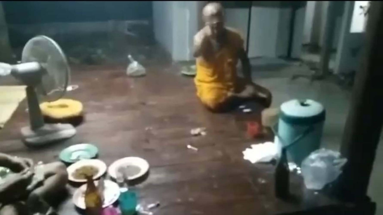 ผู้ว่าฯ ขอนแก่น สั่งสอบ รักษาการเจ้าอาวาส นั่งกรึ๊บในศาลา อ้างป้องกันโควิด