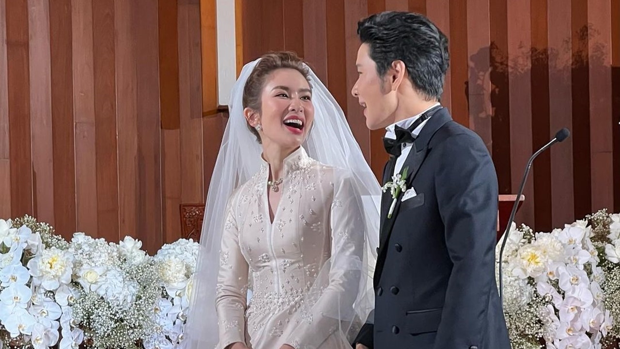 เผยภาพบรรยากาศงานวิวาห์ โต๋-ไบรท์ ที่โบสถ์ คู่บ่าวสาวหล่อสวยมาก