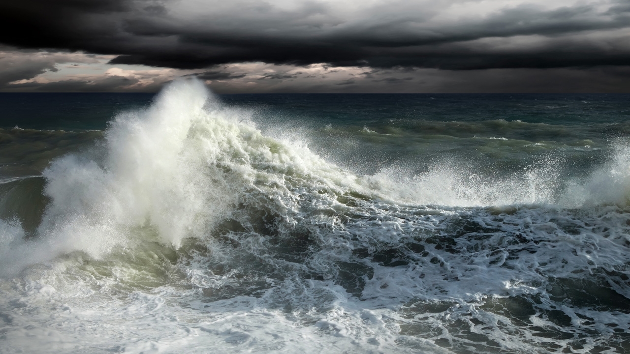 ฝนถล่มภาคใต้ คลื่นสูงกว่า 2 เมตร อุตุฯชี้ถึง 12 พฤษภาคม