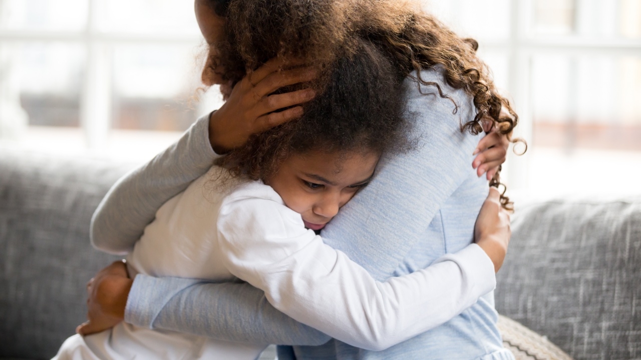 แนะ 7 แนวทางดูแลจิตใจเด็ก-วัยรุ่น หากเกิดการติดเชื้อ "โควิด-19" ในครอบครัว