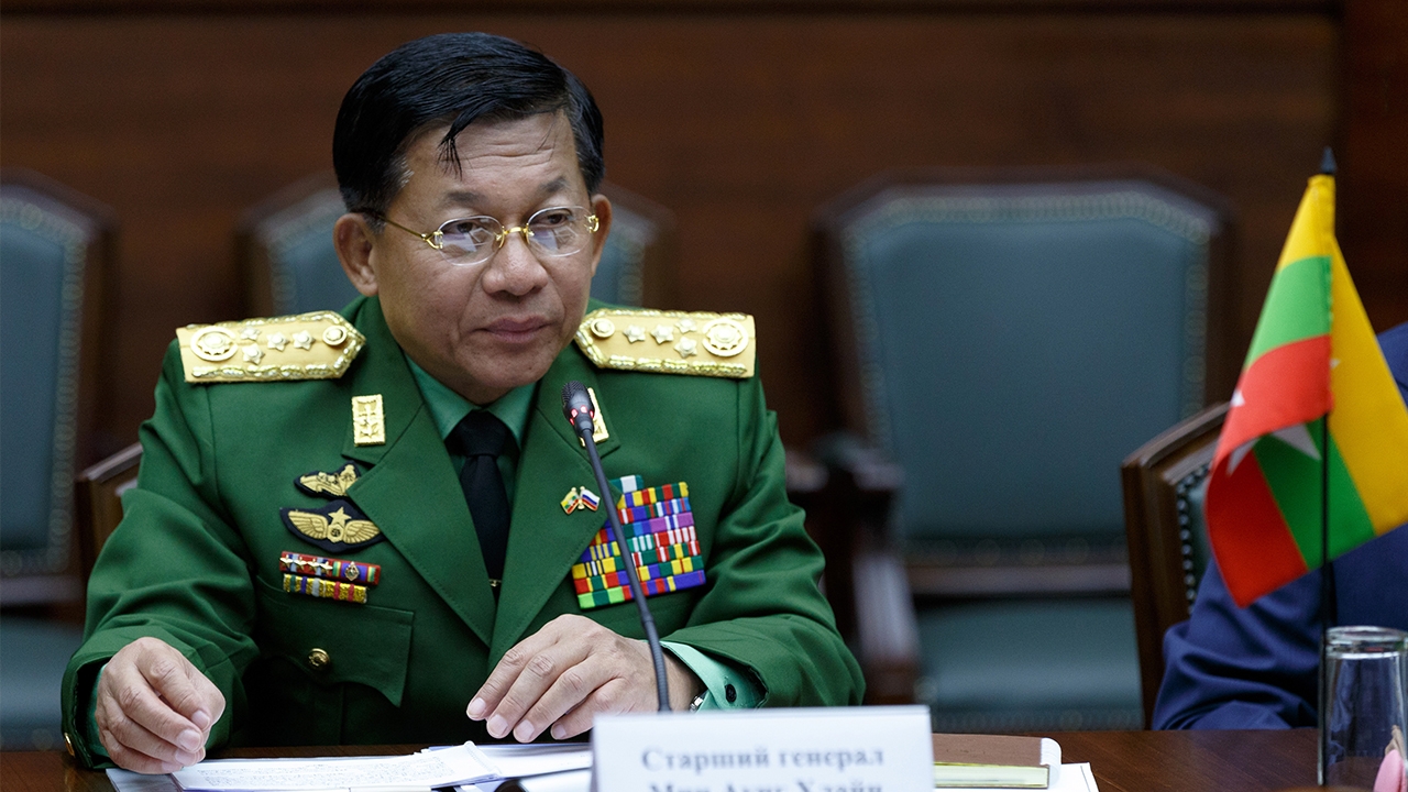 100 วันหลังรัฐประหาร มิน อ่อง หล่าย พม่า ณ ปากเหวแห่งหายนะ