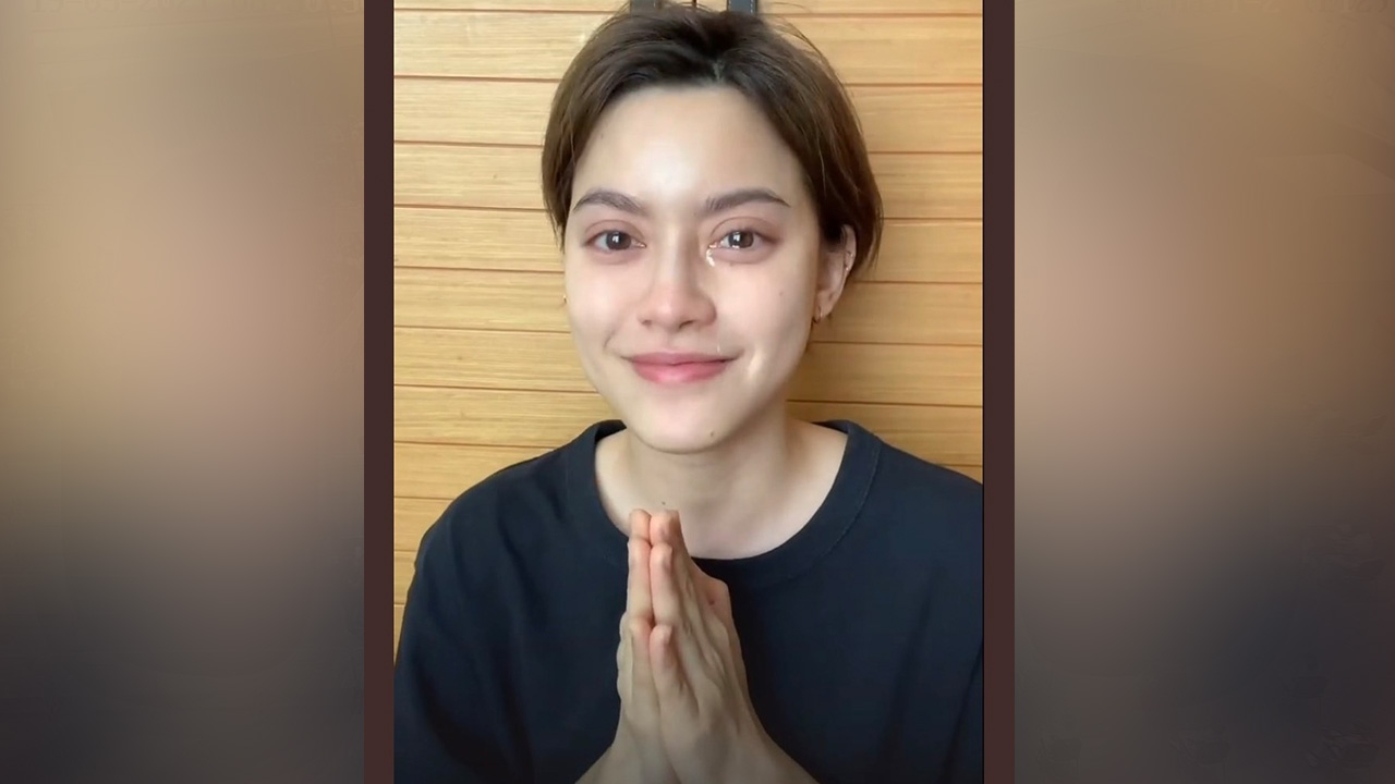 นิ้ง ชัญญา ร้องไห้ ยกมือไหว้ขอโทษ ยันไม่มีเจตนาเหยียดสีผิว