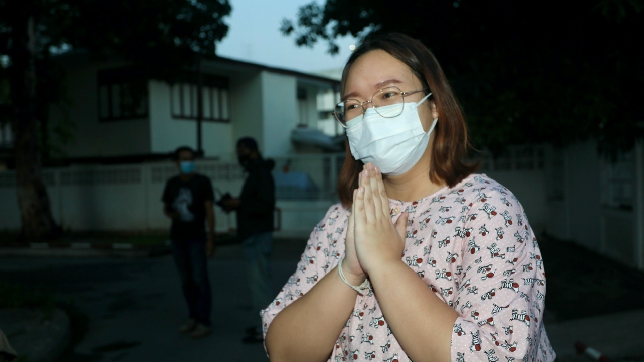 "รุ้ง" ปนัสยา งง ถาม "แม่รุ้ง" เจอคดีอะไร โดนหมายเรียก สน.ชนะสงคราม 