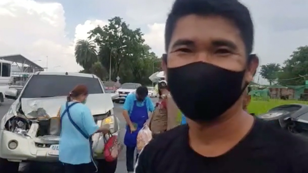 เซียนพระซ้อนแผน ล่าโจรหลอกซื้อหลวงปู่ทวด ขับรถไล่ จยย. เสียหลักชนกระบะ