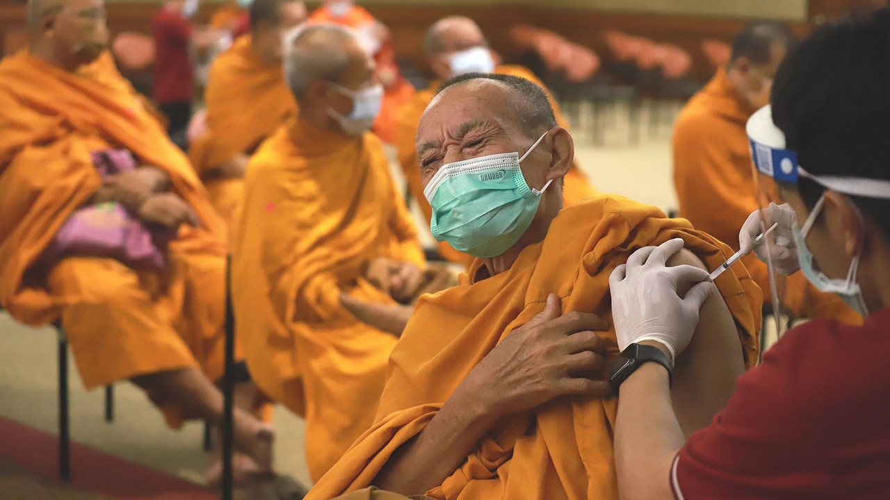 "อนุชา" สั่ง พศ. เข้าฉีดวัคซีนพระสงฆ์ เพื่อยับยั้งการแพร่ระบาดในวัด 