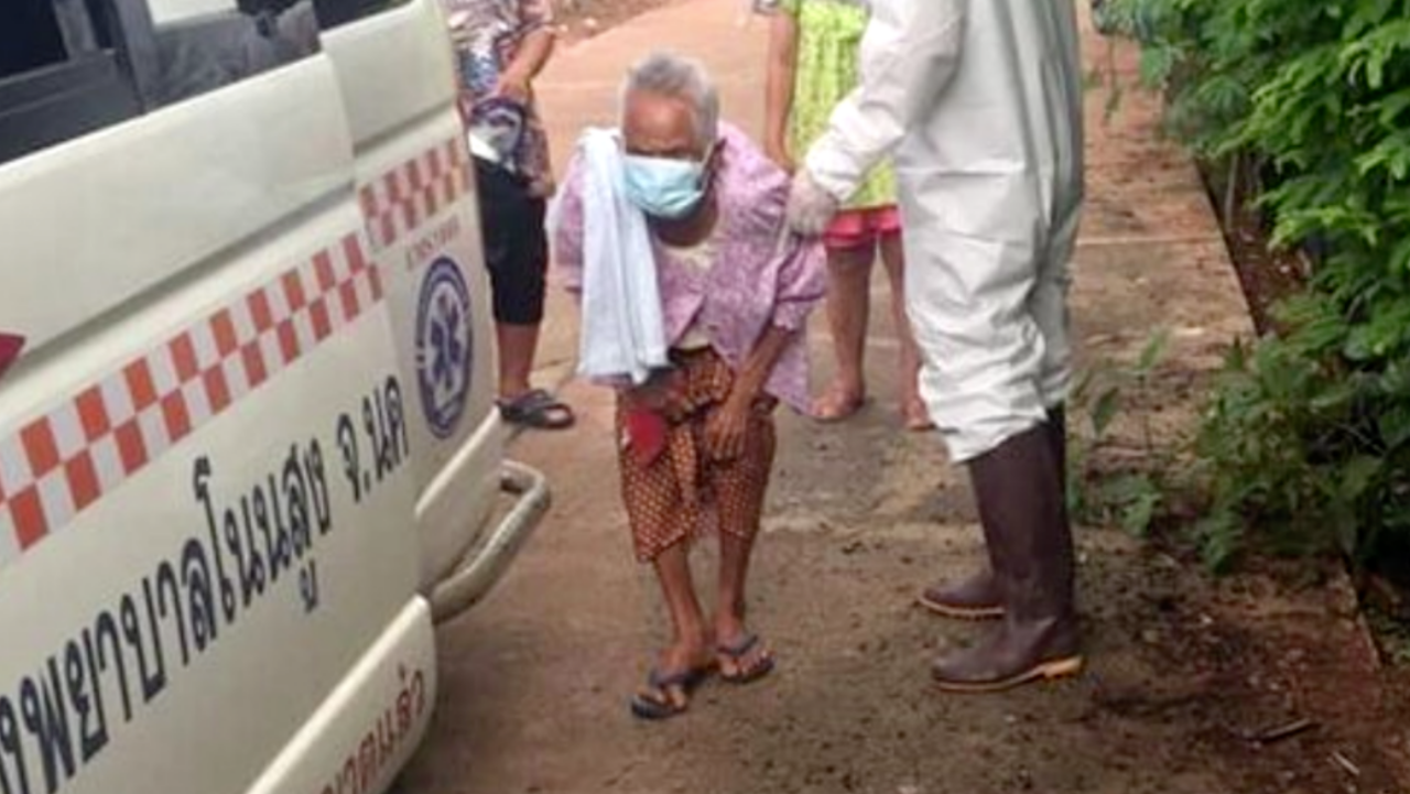 หายแล้ว ยายวัย 87 ปี ชาวโคราชติดโควิดจากลูกสาว กลับบ้านเดินปร๋อ