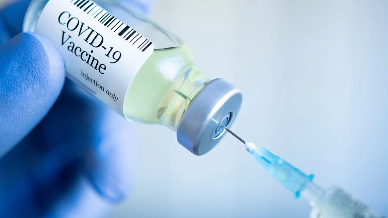 แนะไทยเร่งฉีดวัคซีนโควิด-19 ที่มีอยู่ พร้อมเร่งศึกษาแนวทางสลับยี่ห้อวัคซีน