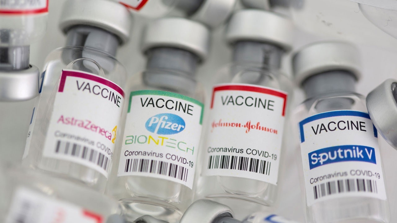 "กลุ่มหมอไม่ทน" จี้รัฐ ปลดล็อกวัคซีนทุกยี่ห้อ เตรียมแผน วัคซีนเข็ม 3 และ 4