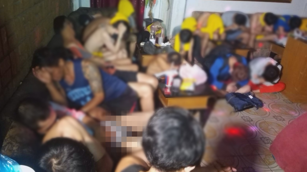 ตะลึงกรุง ตรวจซาวน่าชาวสีม่วง เจอ 57 คนมั่วสุมเสพยา ร่วมเพศโจ๋งครึ่ม