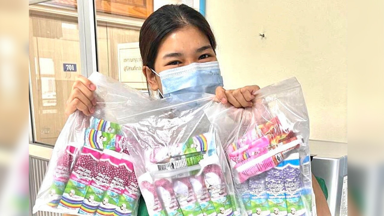 "ปอนด์ เสาวรส" ส่งไอศกรีมคลายร้อนเป็นกำลังใจให้บุคลากรแพทย์