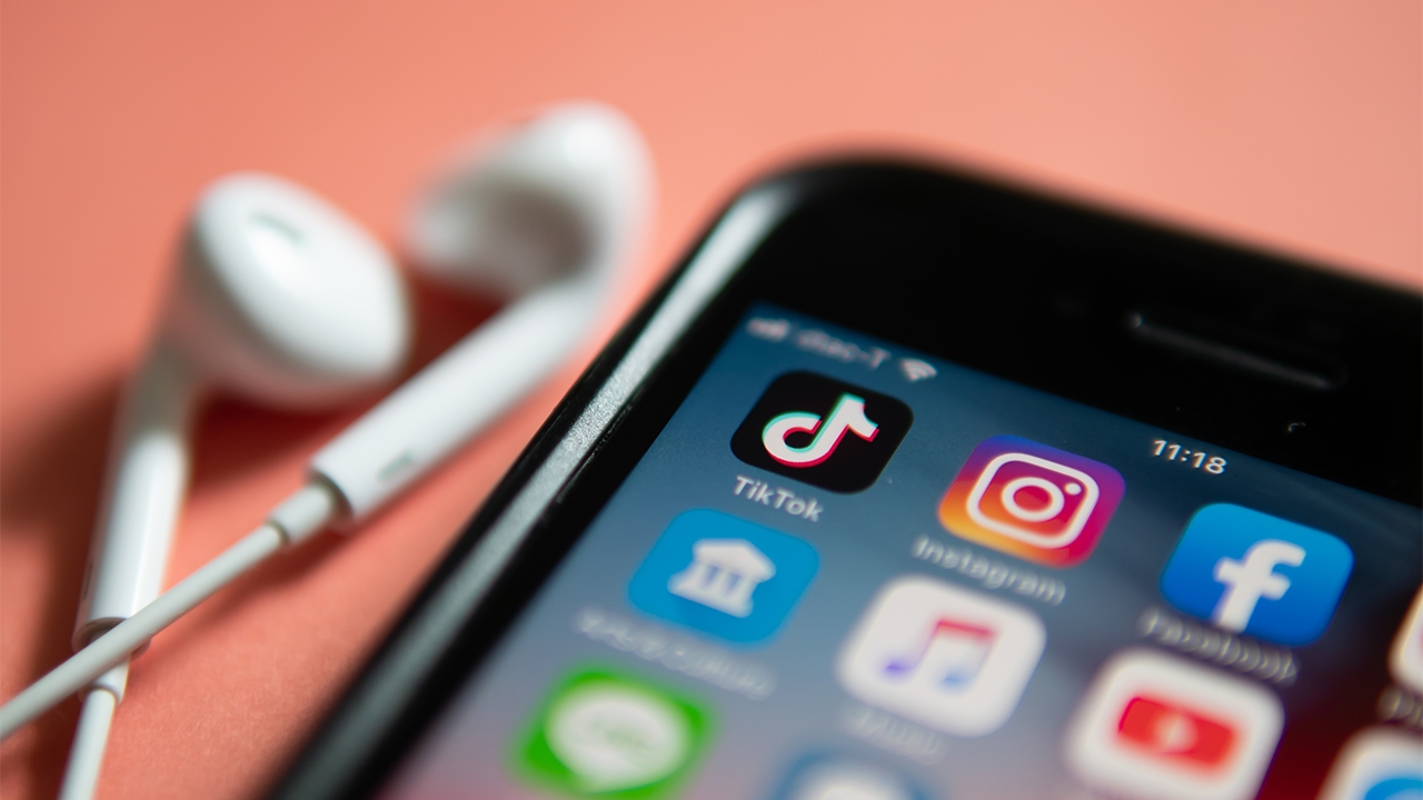 “ยูทูบ-TikTok” ฮิตในโรงพยาบาลสนาม กรุงเทพฯ-ปทุมธานี-โคราชใช้หนัก