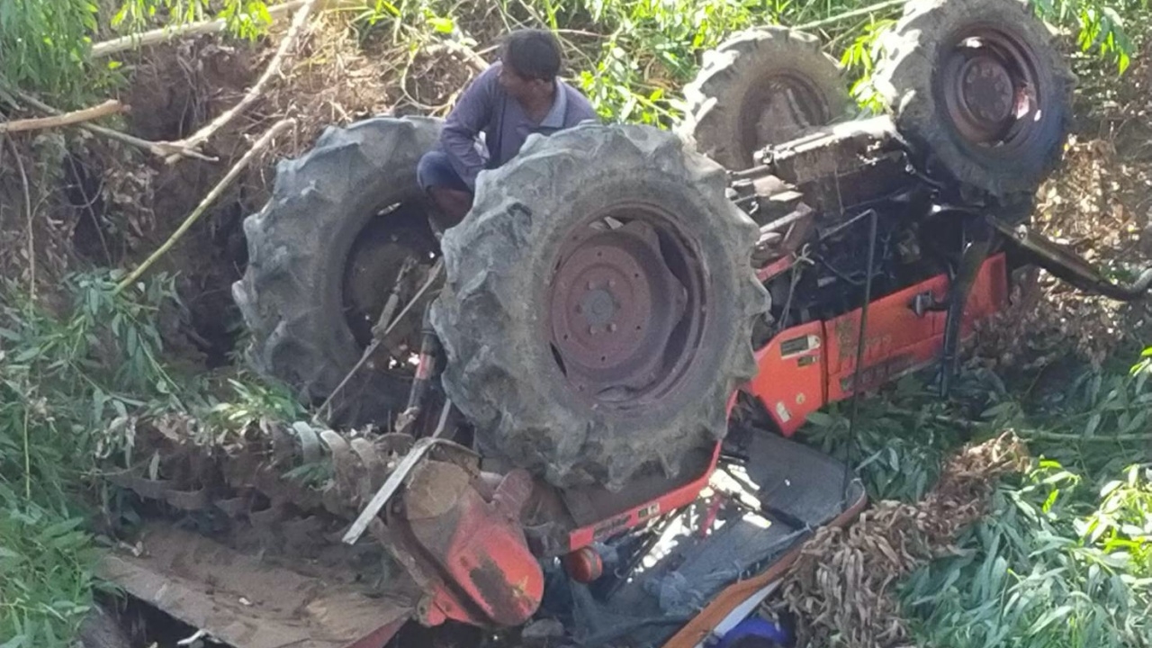 สลด ชาวนาเคราะห์ร้าย เลี้ยวรถไถพลาด ตกคลองดับวันพืชมงคล