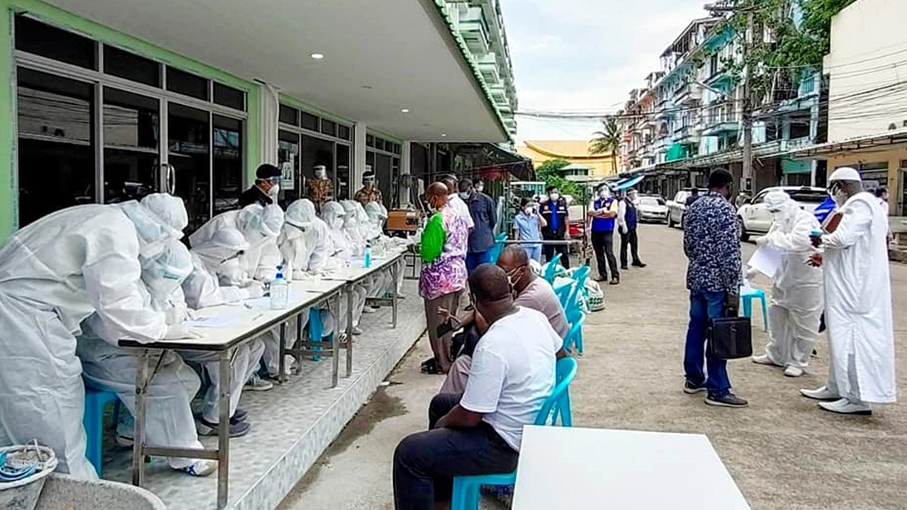 โควิดเมืองจันท์ ยอดพุ่งติดเชื้อ 91 ราย จากคลัสเตอร์พ่อค้าพลอยแอฟริกา