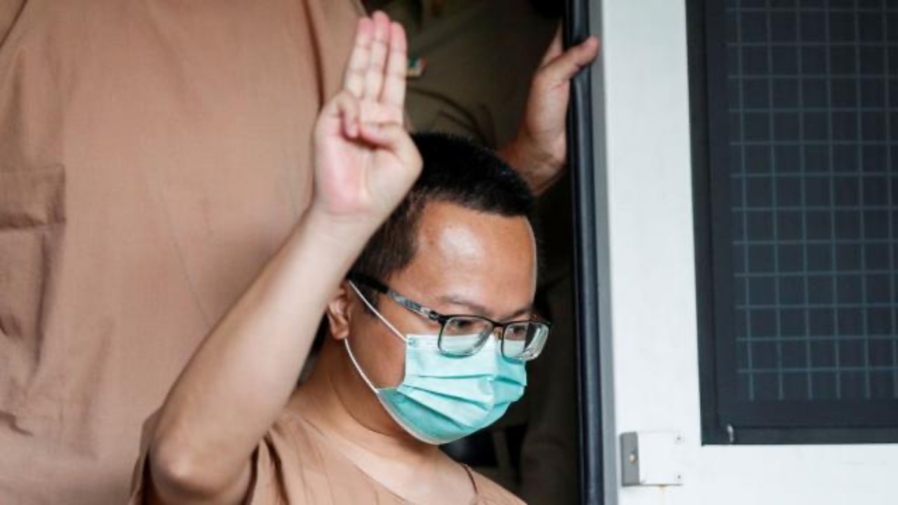 "ทนายอานนท์" ติดเชื้อโควิด-19 เร่งส่ง รพ.ราชทัณฑ์