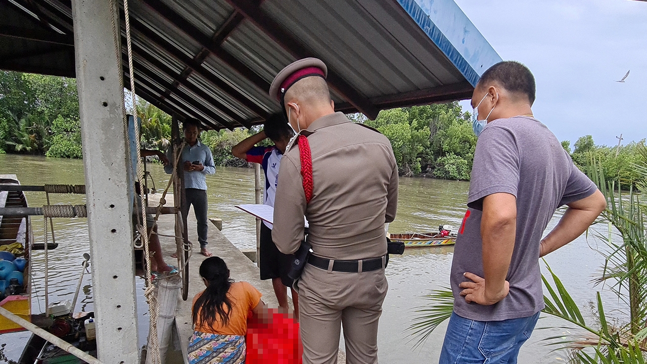 "7 ขวบ" สังเวยพายุ บ้านทรุดหนีลงเรือ ถูกคลื่นซัดซํ้าจมนํ้า แม่ลอยคอกอดศพ