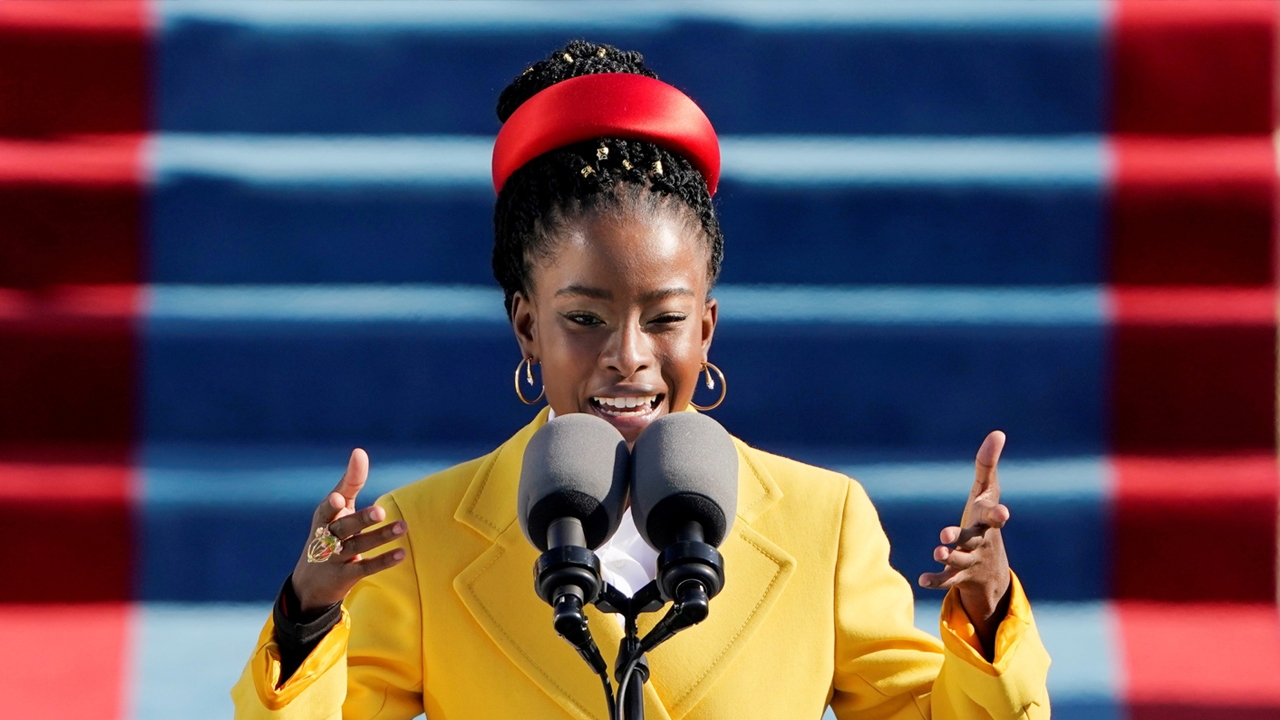 รู้จัก อแมนดา กอร์แมน สาวน้อยอ่านบทกวีพิธีสาบานตนไบเดน จนโลกตะลึง 