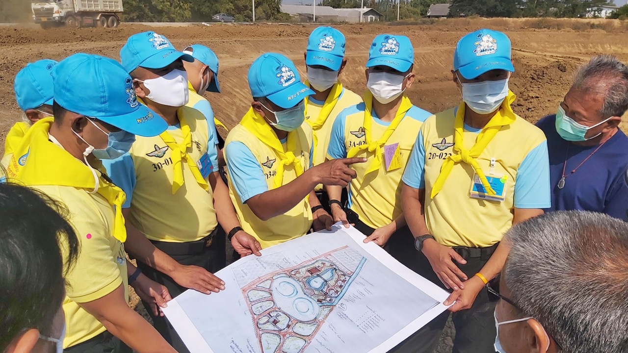 จิตอาสา 904-ตท.28 ลงพื้นที่ติดตาม โคกหนองนา พร้อมมอบของช่วยผู้ยากไร้