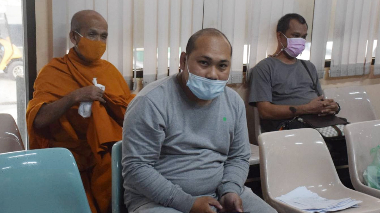 พี่ชายรับศพแม่-น้อง คลั่งฆ่ามารดา จนถูกวิสามัญ เชื่อตร.ตัดสินใจดีแล้ว