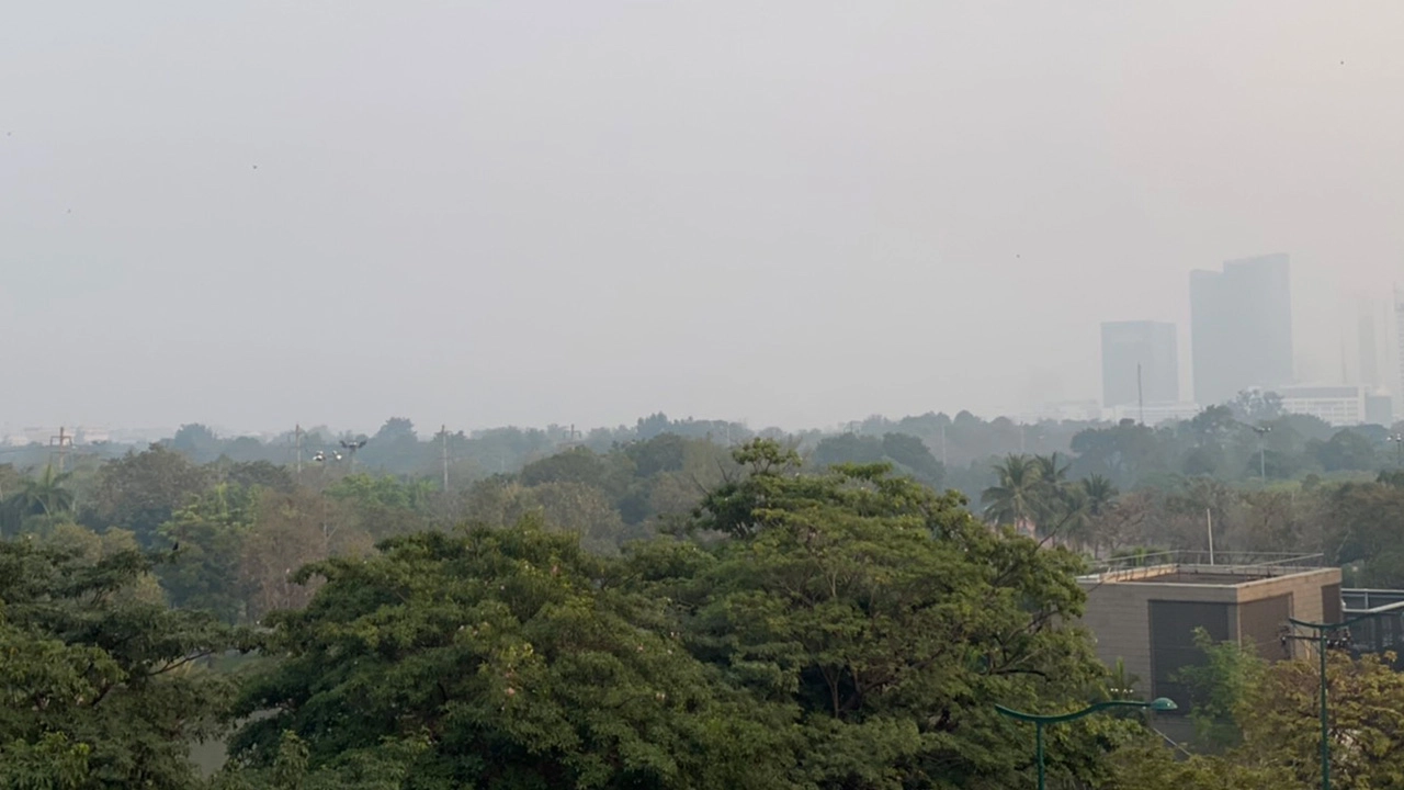 คนกรุงอ่วม เช้านี้ฝุ่น PM 2.5 พุ่งเกินมาตรฐาน 53 พื้นที่ เริ่มกระทบสุขภาพ