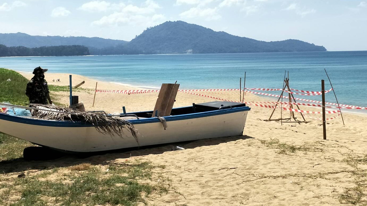 แม่เต่ามะเฟืองขึ้นมาวางไข่ที่หาดไม้ขาวเป็นรังที่ 2 ของภูเก็ตในปี 64