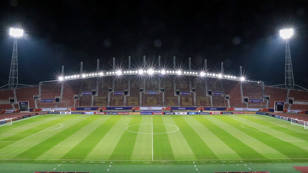 "ไฟส่องสว่าง" สนามฟุตบอล กับข้อกำหนดแต่ละทัวร์นาเมนต์