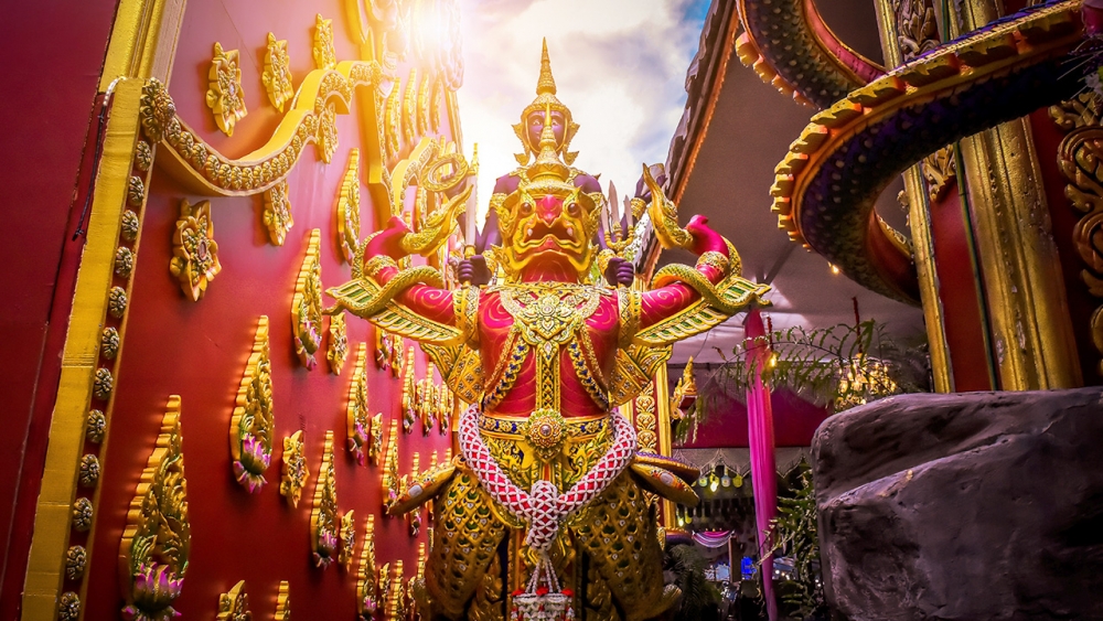 . คาถาบูชาพญาครุฑ สวดเสริมอำนาจบารมี บันดาลความรุ่งเรืองให้ชีวิต.