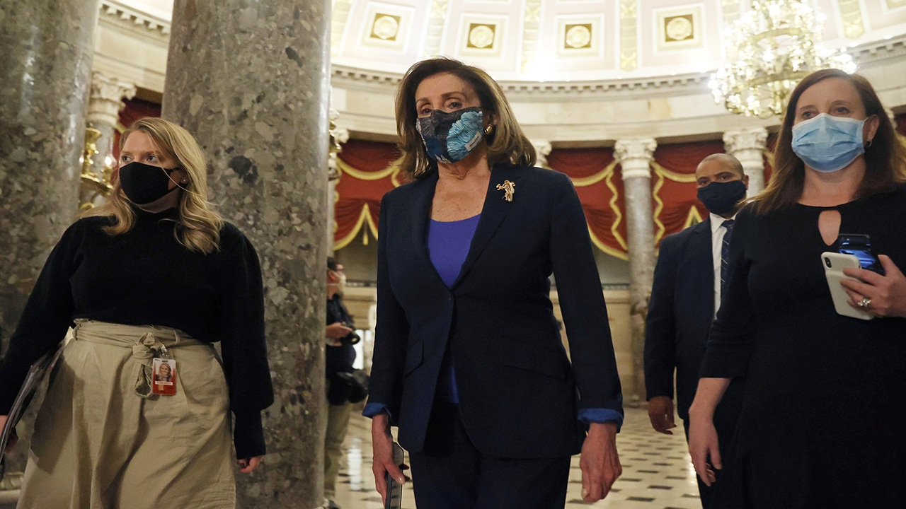 สภาผู้แทนฯสหรัฐฯผ่านมติเรียกร้อง รองปธน.ไมค์ เพนซ์ ปลดทรัมป์