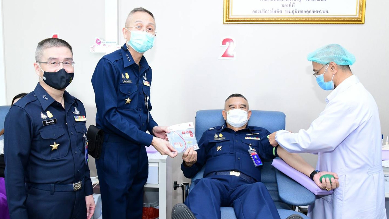 ผบ.ทอ.นำทหารทัพฟ้าบริจาคโลหิต แก้ปัญหาขาดแคลน ช่วงสถานการณ์โควิด