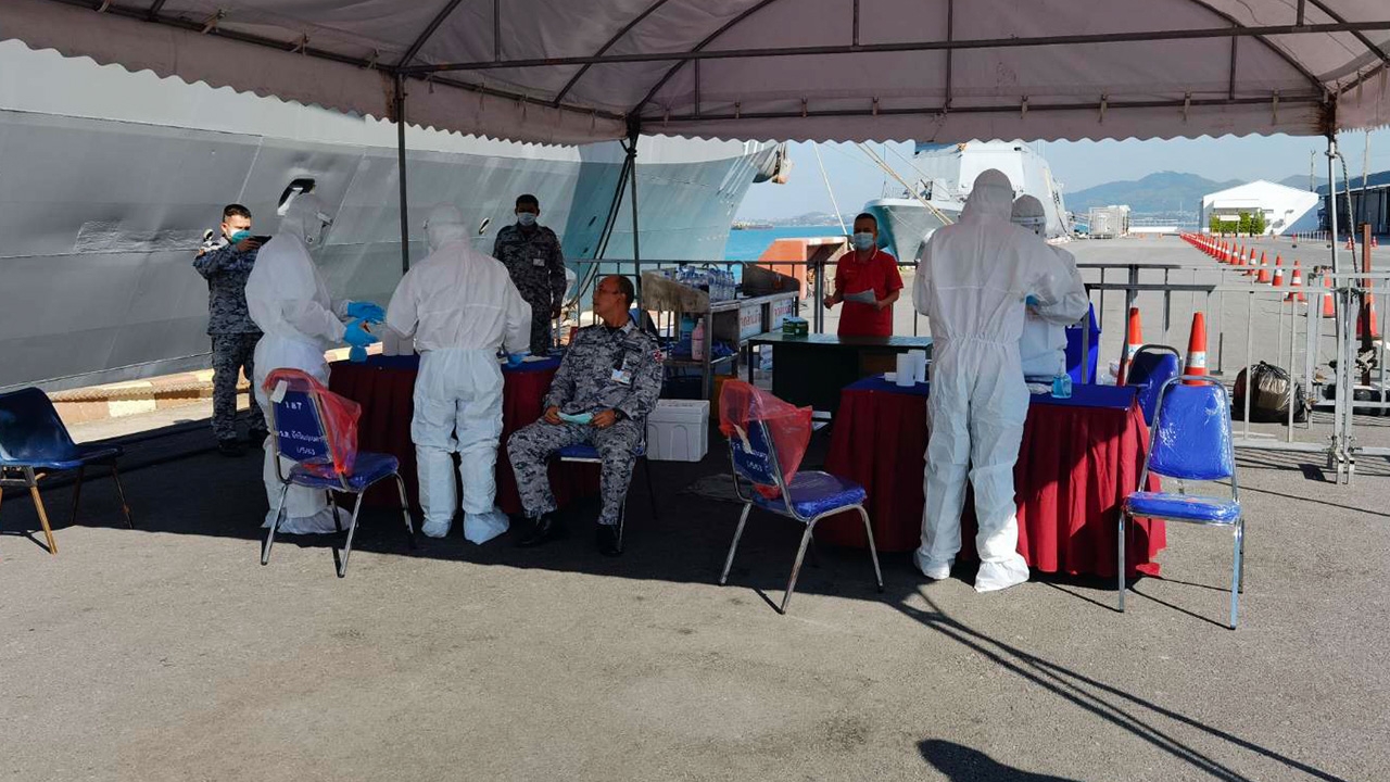 ทร.แจงผลตรวจ 9 ทหาร รล.จักรีนฤเบศร ไม่ติดโควิด กักตัวในเรือ 60 นายต่อ