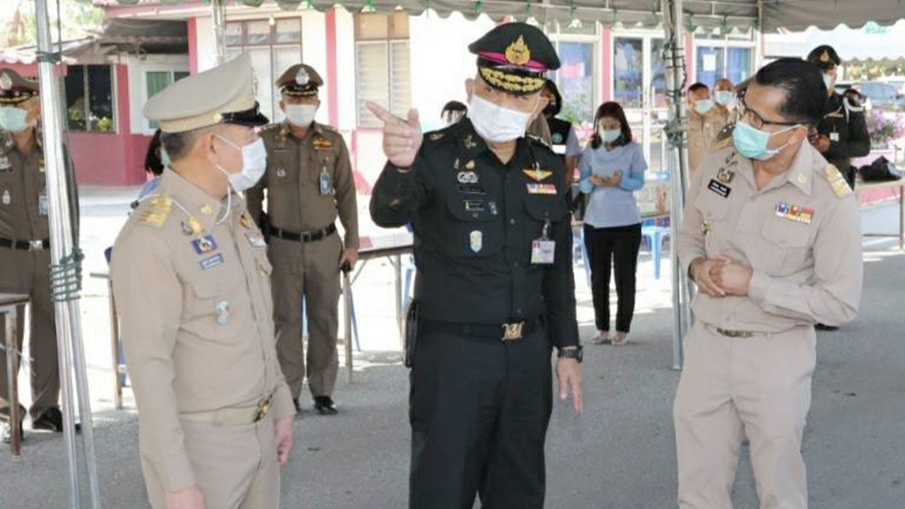 "รองเบิร์ด" ตรวจมาตรการสกัดโควิด สุพรรณฯ พร้อมแนะเข้าถึงเป้าหมายชุมชน