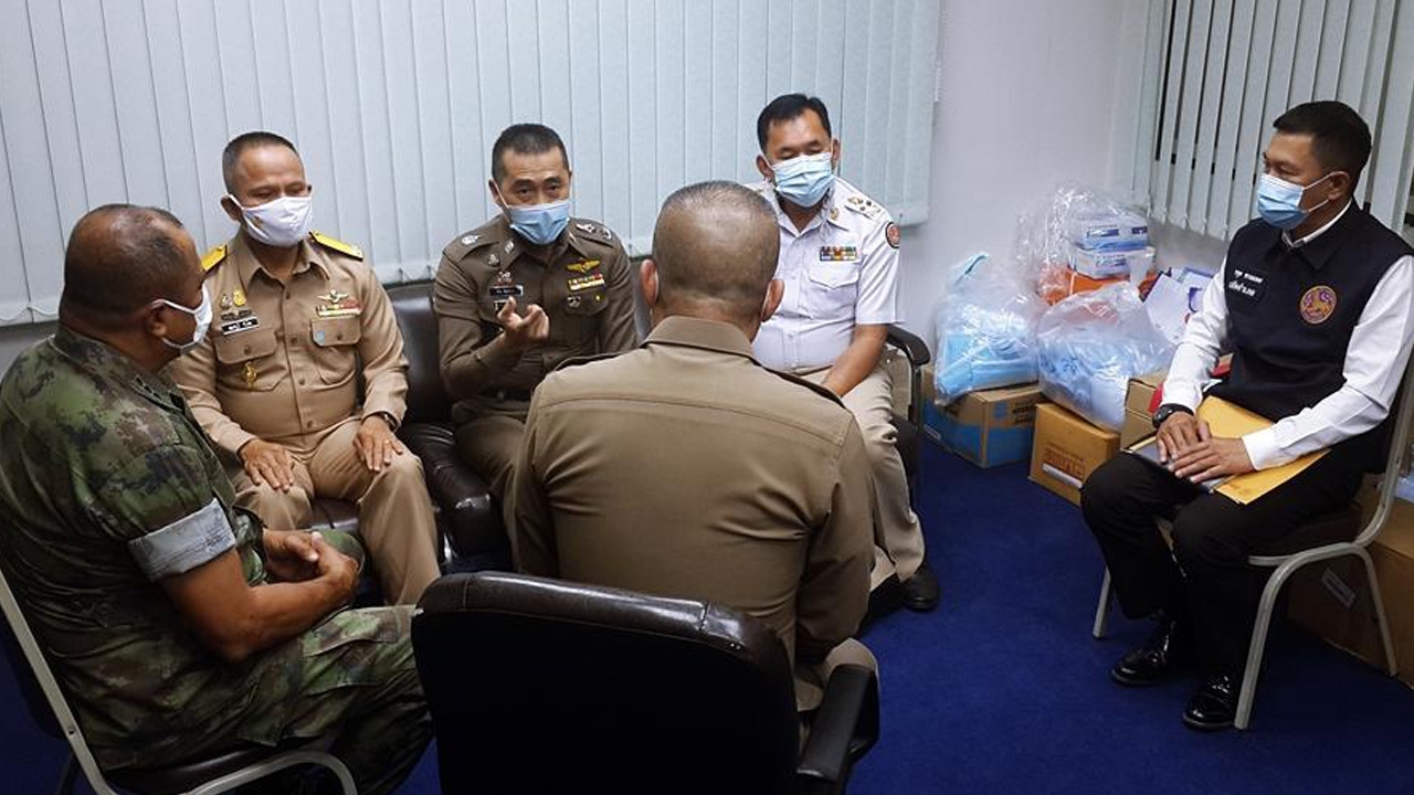 ตร.-ฝ่ายปกครอง ปิดห้องถกจับ รองสวป.ตั้งวงจั่วไพ่ ยันไม่ขัดแย้งกัน