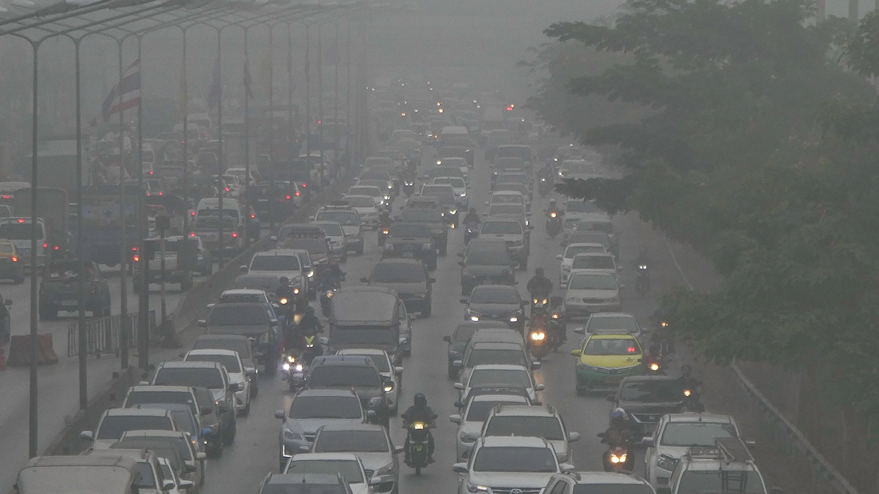 คนกรุงเช็กพื้นที่เสี่ยง ฝุ่น PM 2.5 ช่วงบ่าย พุ่งเกินมาตรฐานหลายพื้นที่