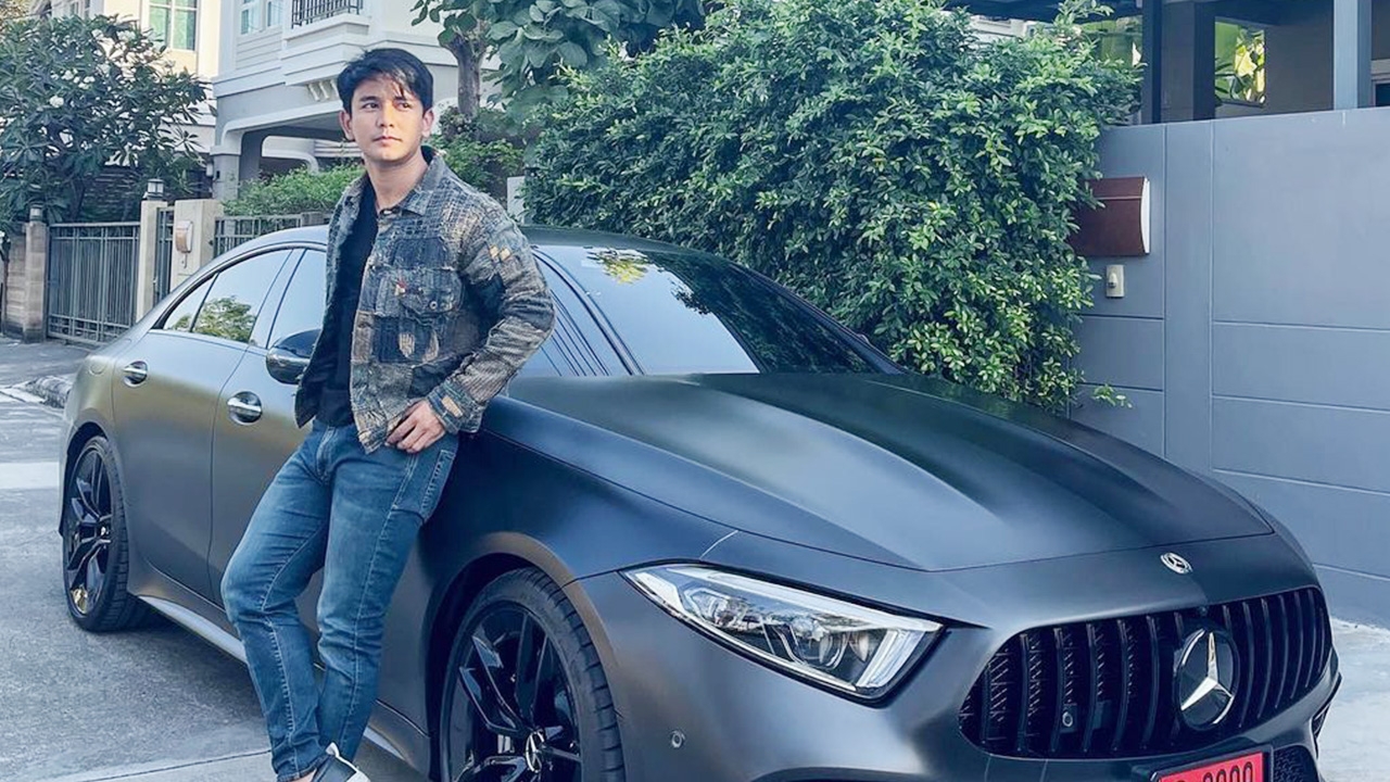กัน นภัทร ถอยรถหรูสีดำคันใหม่ ราคากว่า 5 ล้านบาท เป็นของขวัญให้ตัวเอง