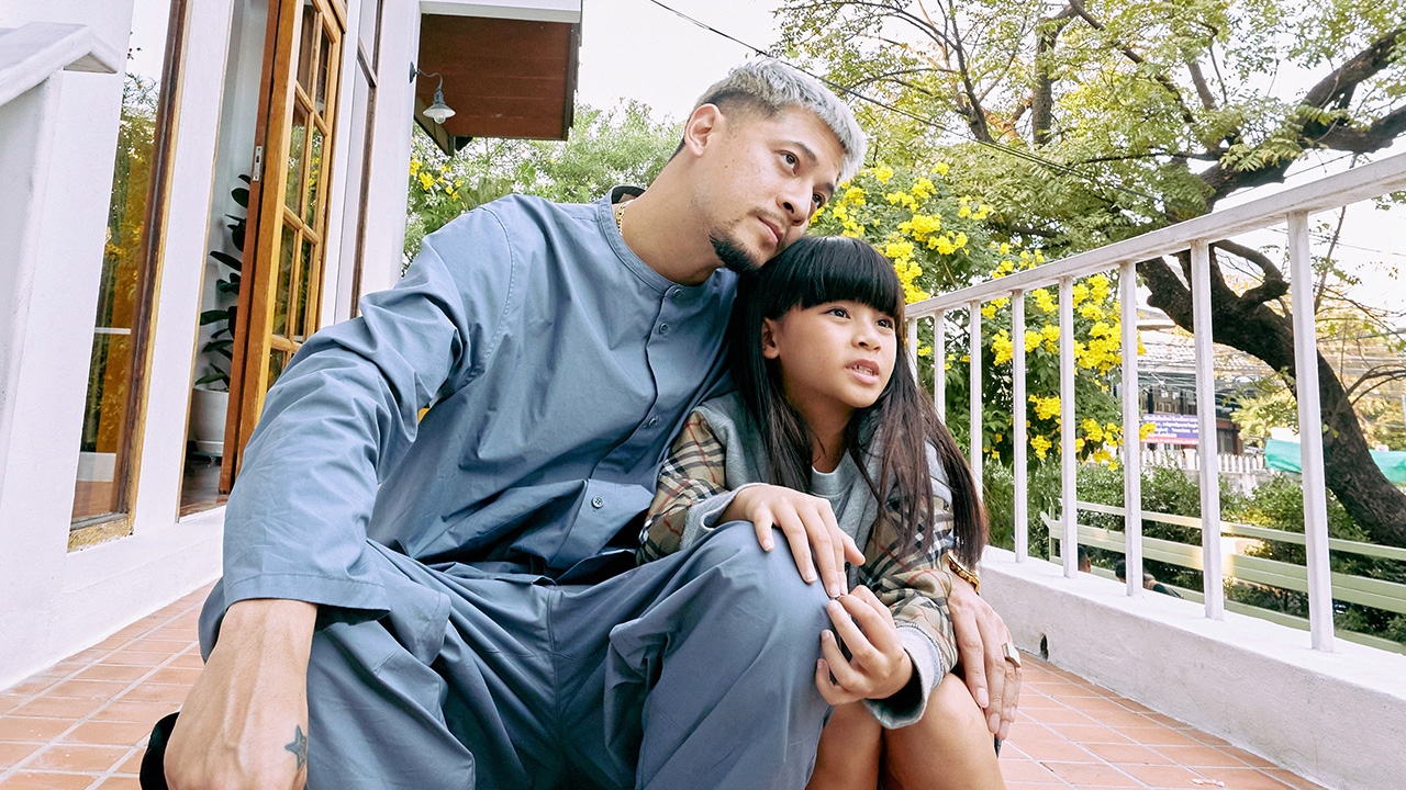 “นานา-เวย์” ปั้นฝันให้ “ลูกสาว” เป็นจริง “บีน่า” แจกความสดใสจับไมค์ร้องเพลง (คลิป)