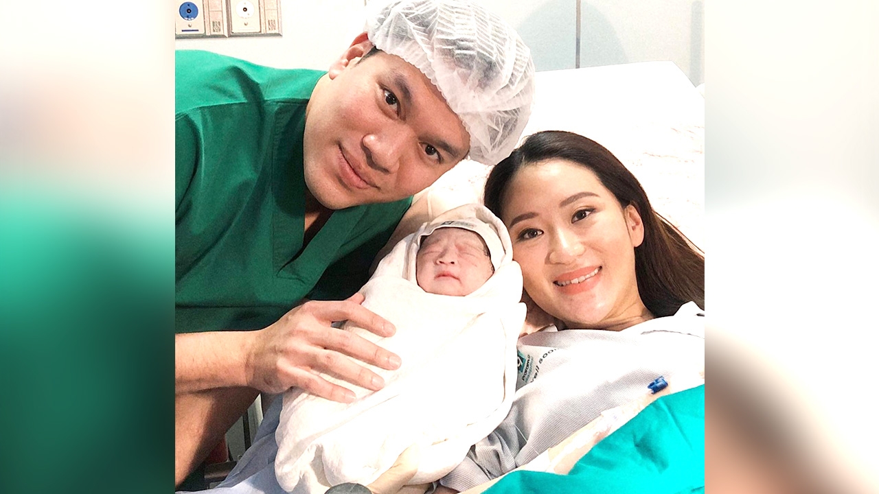 "แพทองธาร" สุดปลื้ม คลอดลูกสาว น่ารักน่าชัง แล้ว ชื่อเล่น "น้องธิธาร"