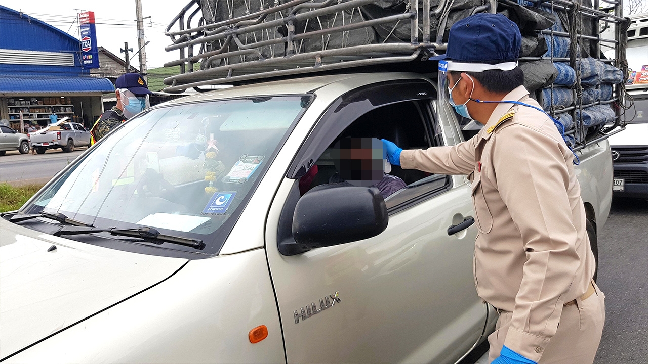 ศบค. ย้ำเดินทางเข้า-ออก 5 จังหวัดสีแดงเข้ม ต้องมีเอกสารรับรองความจำเป็น