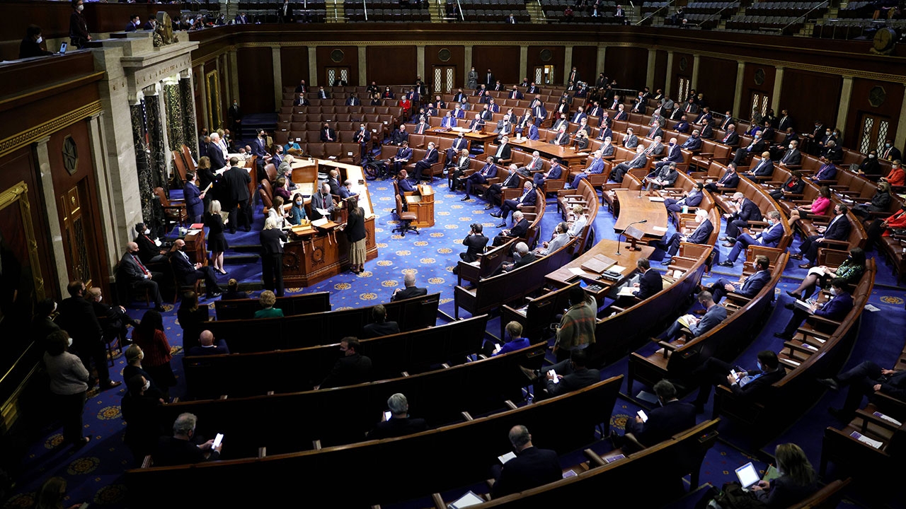 เสนอใช้ "ม.25" จัดการ-ทรัมป์ ทีมงานตบเท้าไขก๊อกลาออก