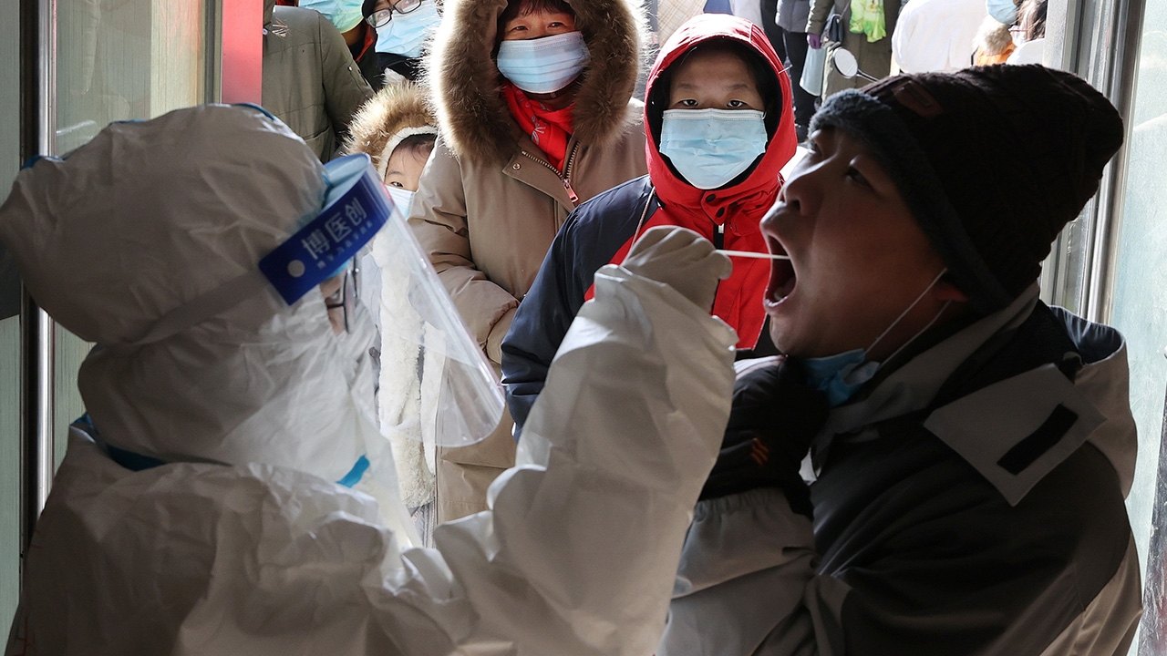 จีนผวา สั่งล็อกดาวน์เมืองฉือเจียจวง หลังติดโควิดวันเดียว 50 ราย