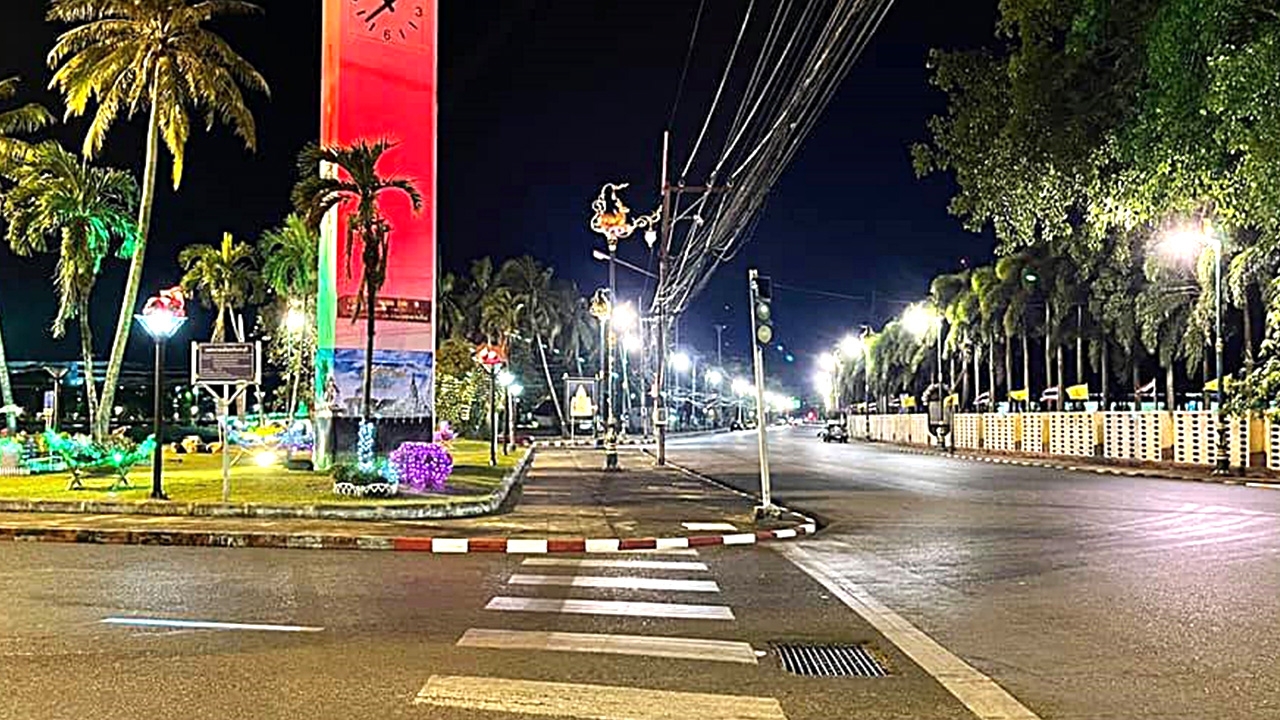 คืนปีใหม่เงียบสงัด หลังโควิดตีเมืองจันท์แตก ถนนโล่งร้านค้าปิดไร้ผู้คน