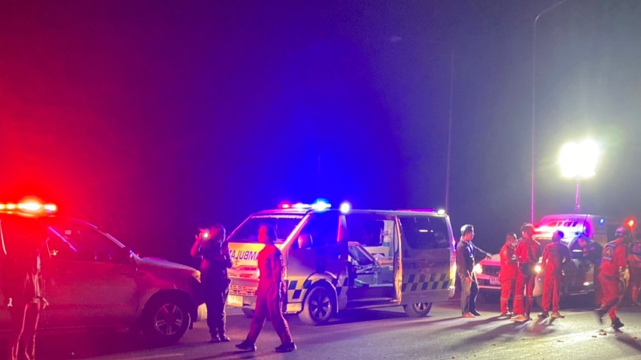 ชนแล้วหนี จักรยานถูกชนดับ สลด รถหลายคันมองไม่เห็น เหยียบศพเละคาถนน