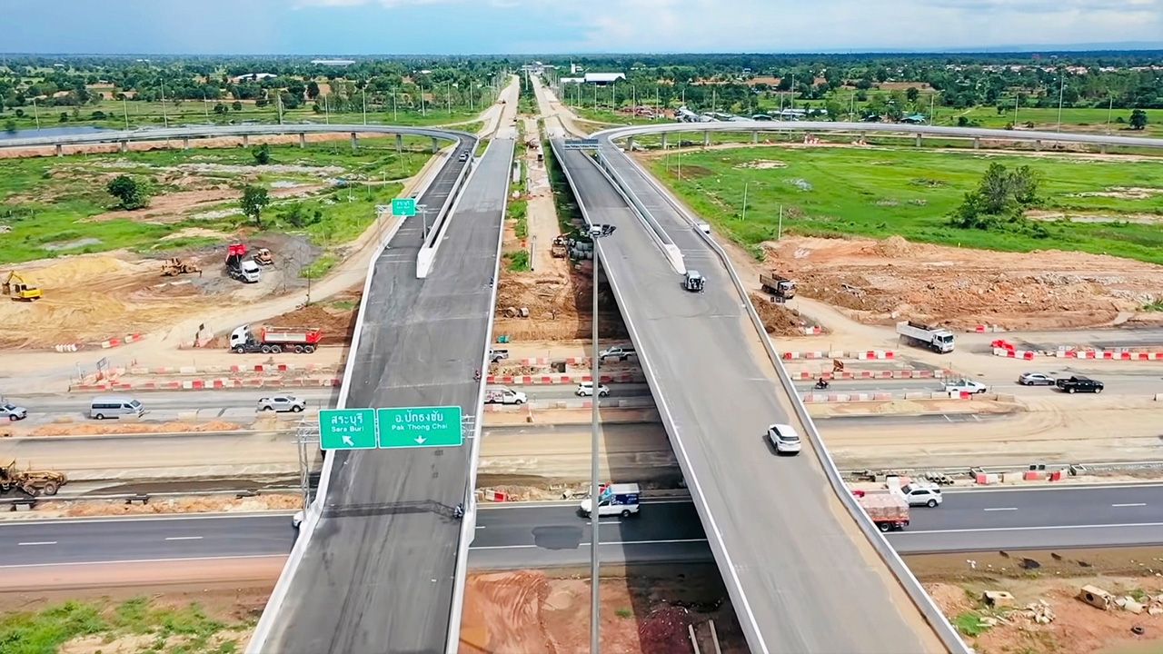 ถนน ทางหลวง รถไฟฟ้า อะไรมี อะไรใหม่ จราจรไทย 2021