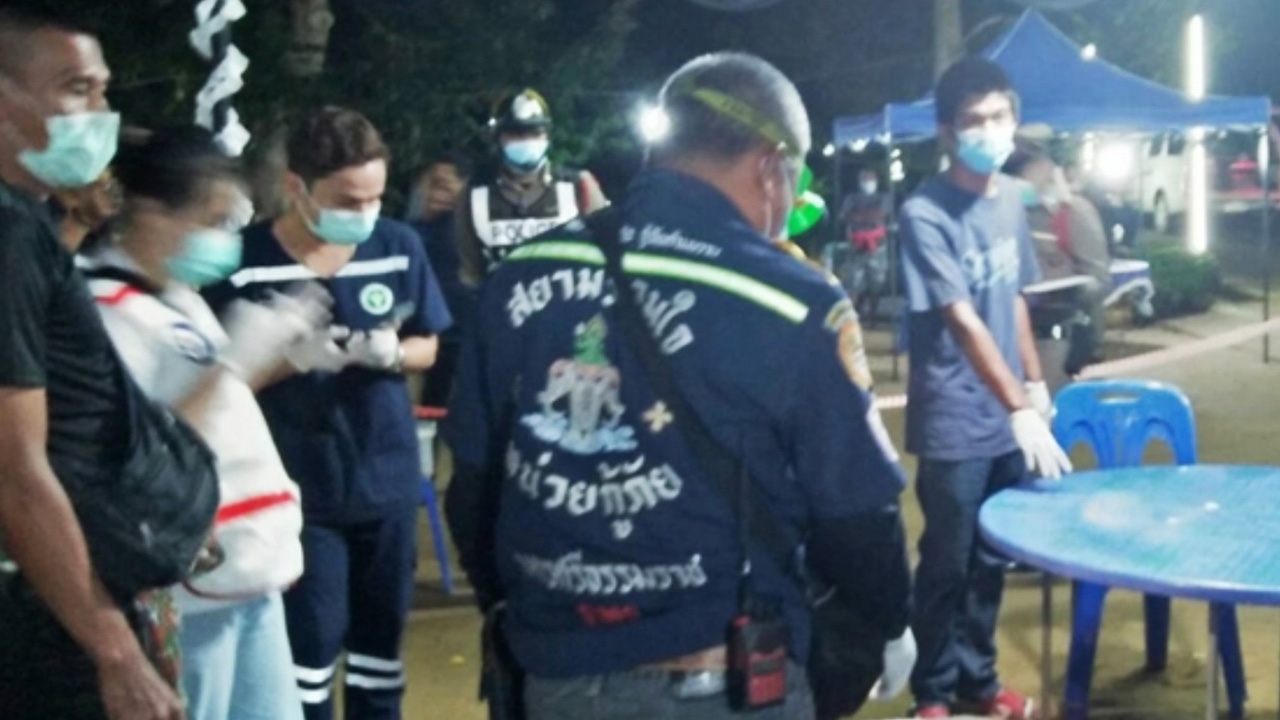 ปู่วัย 73 ชัก .357 ยิงหนุ่มใหญ่ดับกลางงานศพ ปมทะเลาะในวงสุราแล้วโมโห