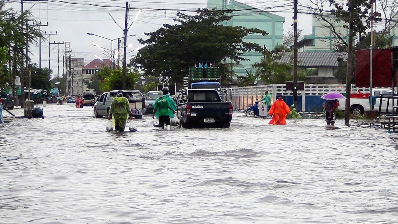 สภาพอากาศวันนี้ "ใต้" ฝนหนัก เตือน 6 จว.รับมือถล่ม ระวังน้ำท่วม-น้ำป่า