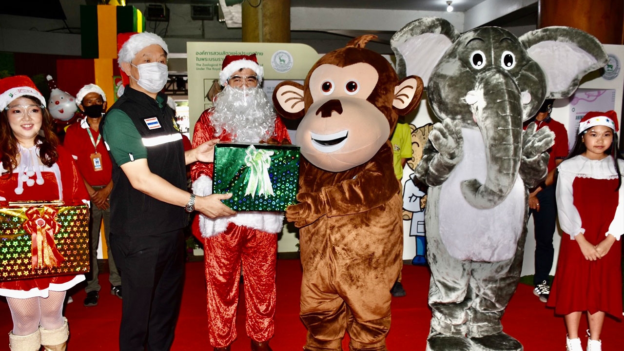 "สวนสัตว์เปิดเขาเขียว" ฉลอง "Christmas" ส่งมอบความสุขให้สัตว์ป่า