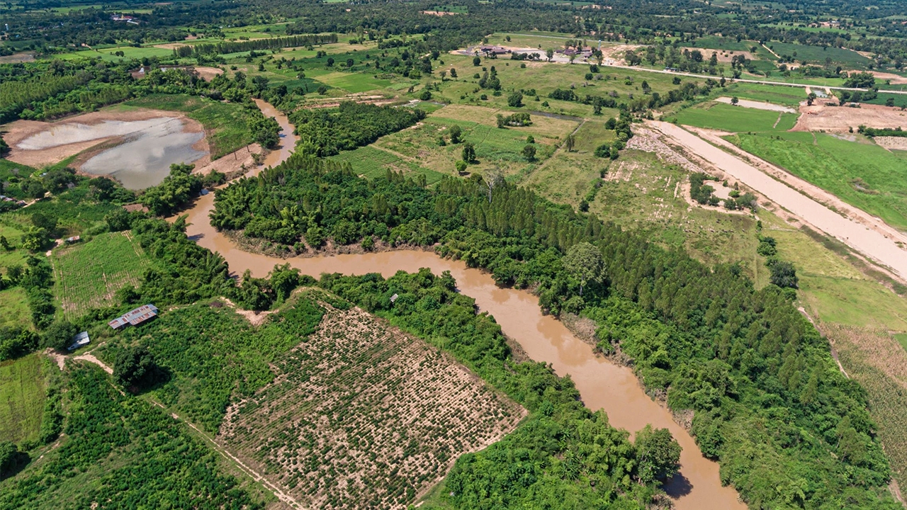 เบนเข็มทำแหล่งน้ำขนาดเล็ก ช่วยฐานรากรอดพ้นพิษโควิด